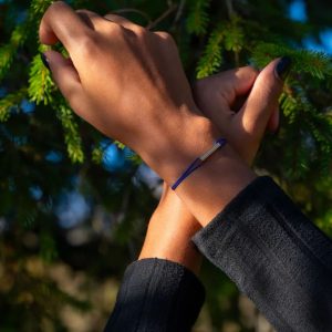 Le Vent à la Française – Bracelet Barre Dorée (différents coloris)